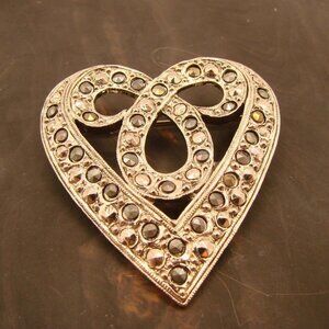 Mixed Rhinestone Studded Heart Brooch Pin Filigree Art Deco Silver Tone 1.5x1.5